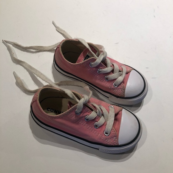 Converse little girls size 7 pink good condition - Picture 3 of 8